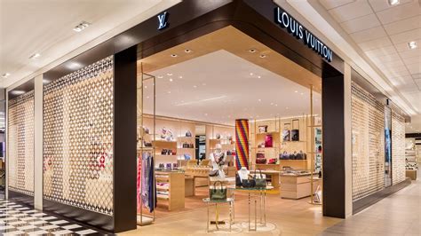 louis vuitton bloomingdale store.